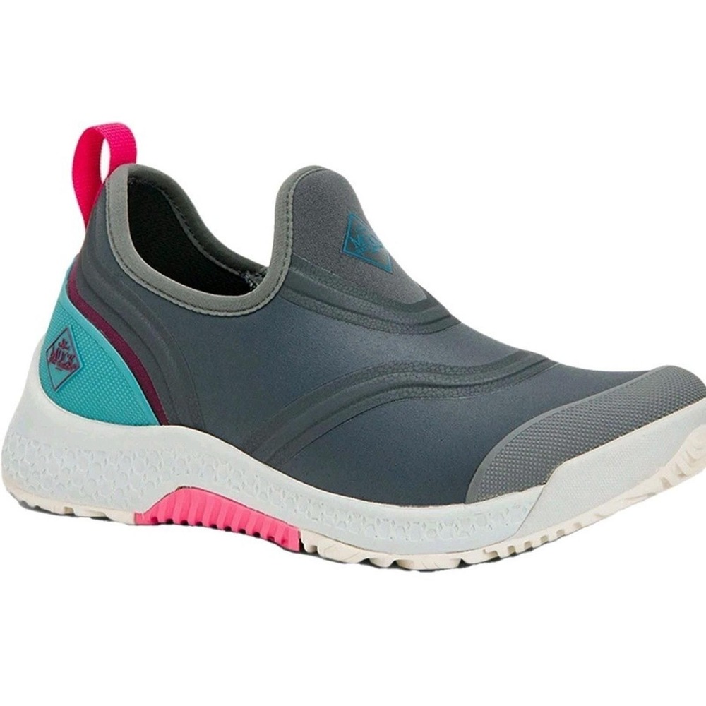 Muck Boot Co. Outscape Low Women's 5.5 (Youth 4) Waterproof Slip Ons (MSRP $105)
